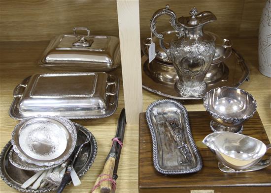 A pair of plated entree dishes, cased, a set of dessert eaters and other assorted plated wares
